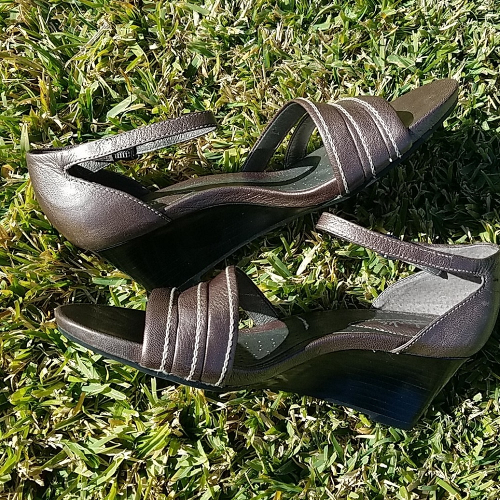 CUTE WEDGES - Picture 3 of 7